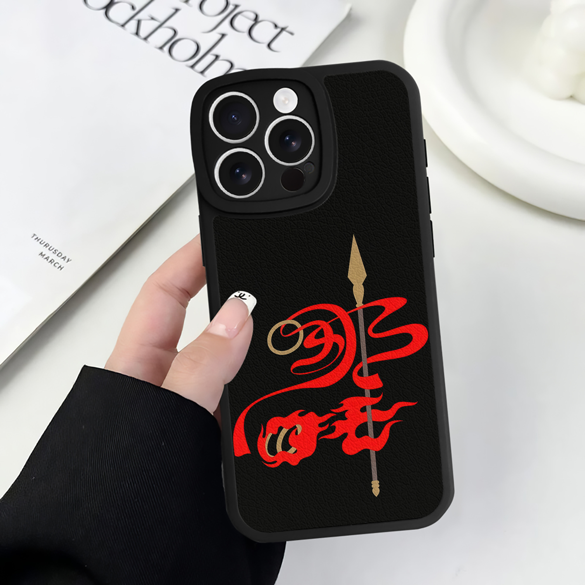 （画像用） Ne Zha 2 ナタ 魔童の大暴れ 【iPhone 16シリーズ対応】シリコンスマホケース（レザー調） 材質：シリコン